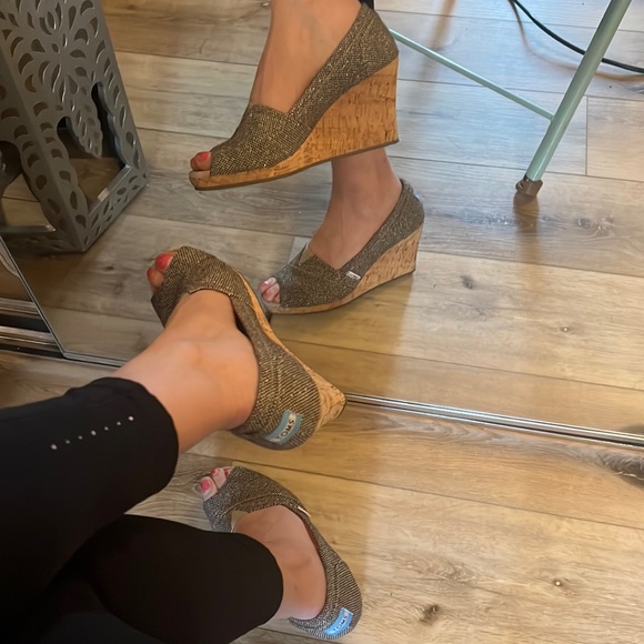 TOMS, wedge cork heels, size 8.5 - Picture 5 of 12